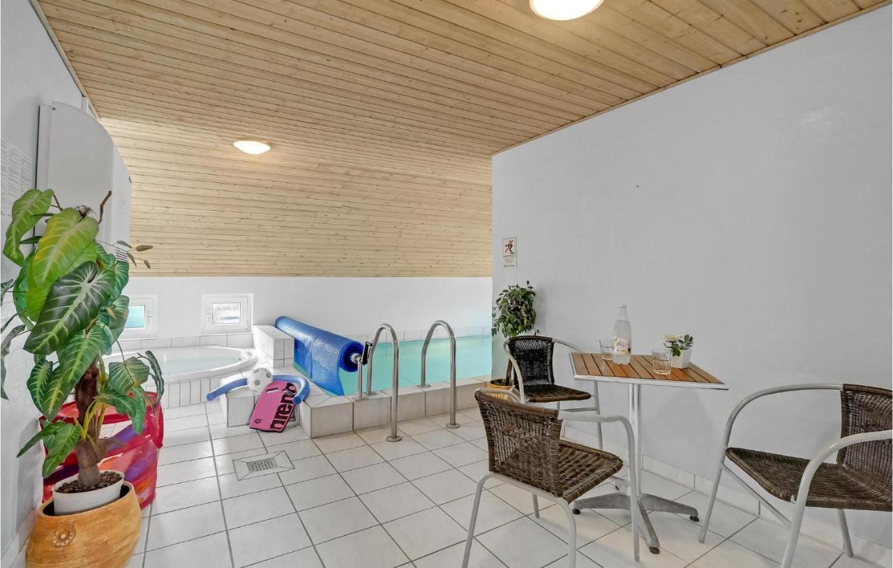 Amazing Home In Vinderup With 4 Bedrooms, Wifi And Indoor Swimming Pool Buitenkant foto